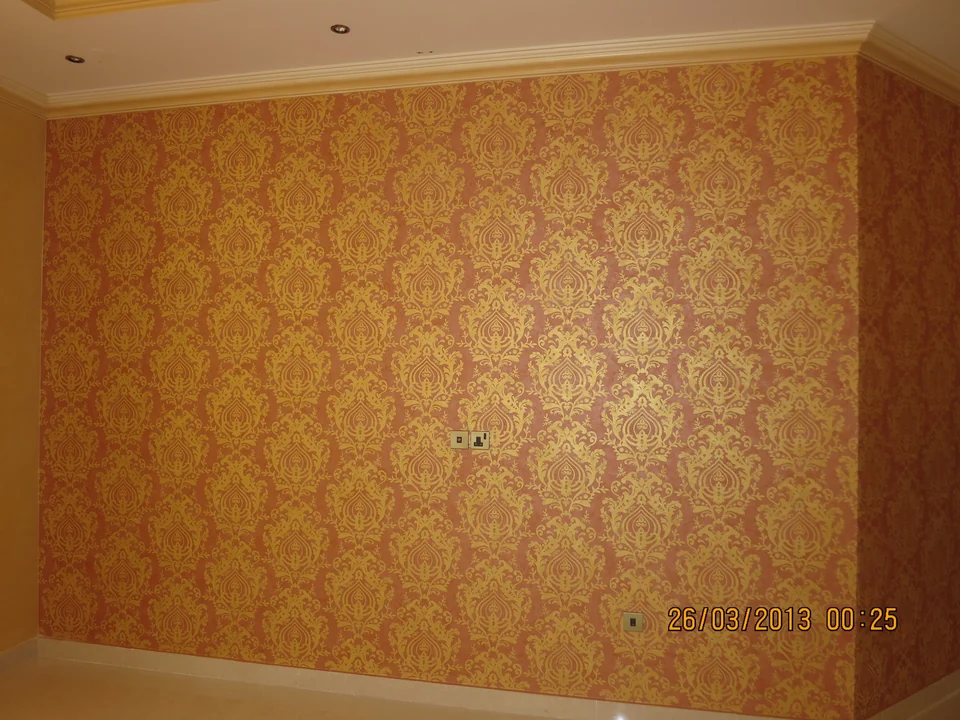 Patterned wall covering