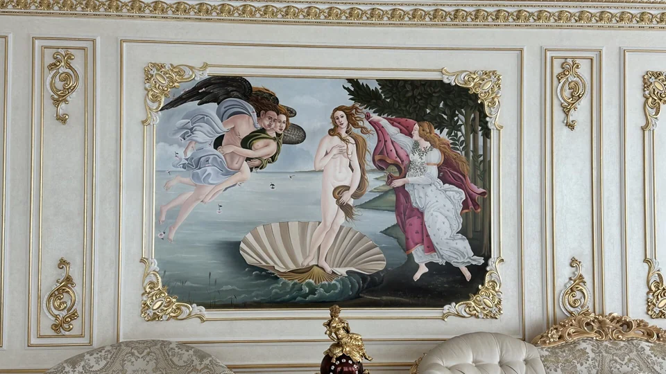 Classical figurative mural